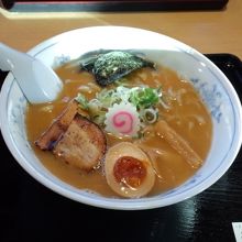 とんこつラーメン