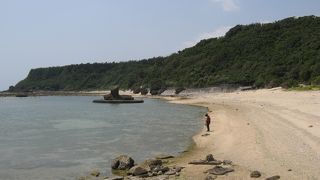 観光客はほとんどこない静かな海