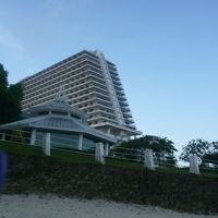 ビーチから撮ったホテルの外観