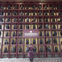 ホテル入口の６８体の「シーサー」