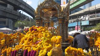 タイ舞踊も見れます