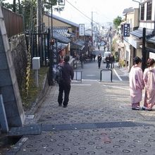 着物姿で散策する人達もいました