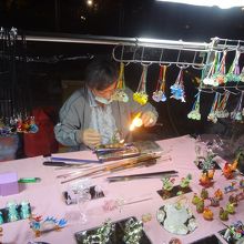 ガラス細工のおじさん、かわいいですね。おじさん、まけといてね