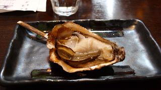 宮島にある、オシャレな店内で牡蠣が食べられるお店です