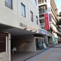 JR大阪駅からは、歩いて１２，３分はかかり、少し遠い！