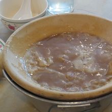 写真では分かりづらいですが、グツグツ煮立っています