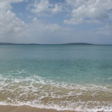 正面に古宇利島、古宇利大橋が見える