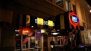 レ ジュラン ジャズビストロ