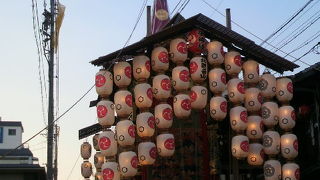 夏の京都は猛暑　覚悟して見に行ってください