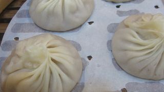 カジュアルに楽しめる、リーズナブルな小籠包