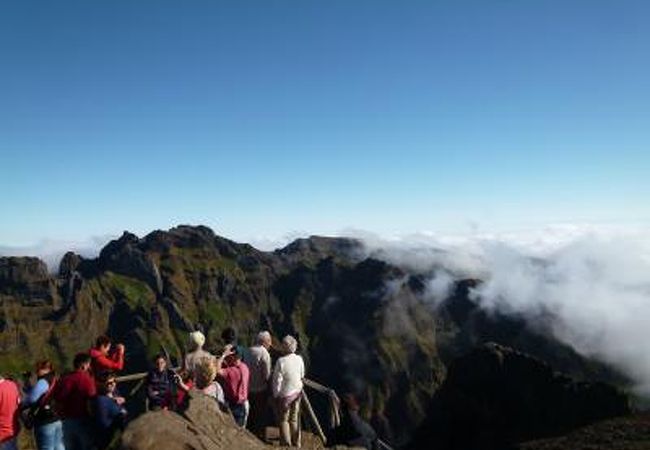 マデイラ島で一番高いアリエイロ山（Pico do Arieiro）から素晴らしいパノラマ！