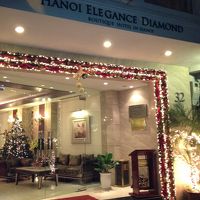 ドアマンがドアを開けてくれます。