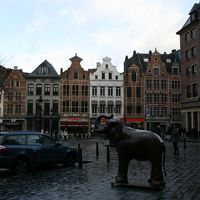 ホテルのある広場の様子