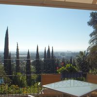 眺めのよいテラスでお茶を飲みながらくつろぐ時間は最高です