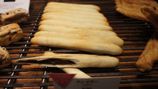 いろいろ楽しませてくれるパン屋さんでした。