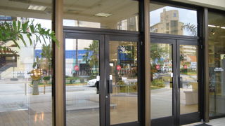 田舎の割には立派な建物