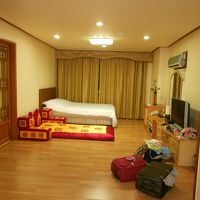 夫婦二人旅には無駄に広い2ベッドルーム