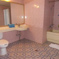 バスルームもたっぷりの広さ。