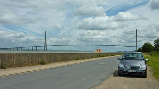 傾斜があり、とてもスリリングな橋です