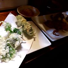 辛子明太子の天ぷらと串焼き盛り合わせ