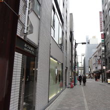 人通りもまばら