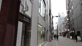 松坂屋の裏手の通りです