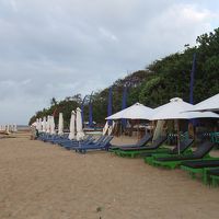 ホテルの前のビーチ