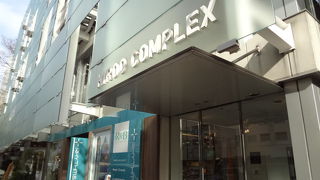 目を引く外観です