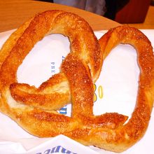 アーモンドクランチプレッツェル