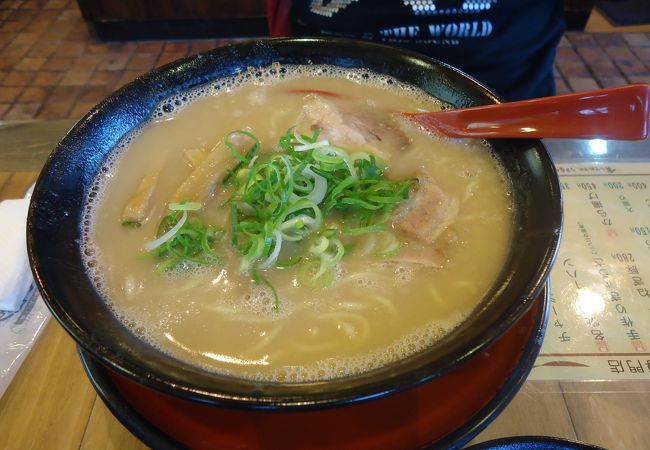 濃いめのとんこつラーメン