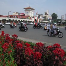 大通り沿いなのですぐにわかります