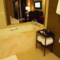 広々です〜〜お部屋との仕切りがこんな感じ