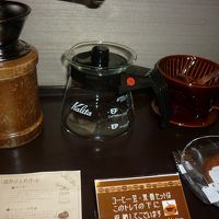 コーヒーを自分で挽いて飲めるセットが無料であります