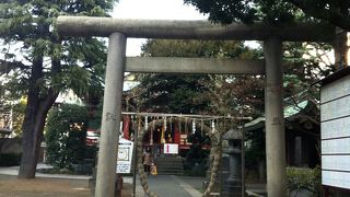 こじんまりとした神社
