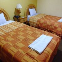 広くはないけど、清潔です。タオルも毎日交換してくれます。