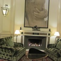 フロントの暖炉