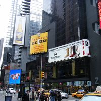 3分くらい歩いたらチケット売り場の広場です