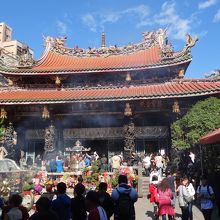 2012年12月29日、正殿裏は人人人で身動きできず