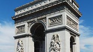 凱旋門に上ってみましょう