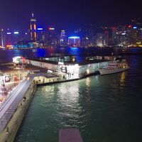 ホテルの駐車場から。夜。