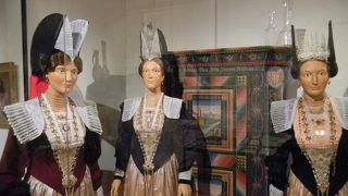 この地方に根付く刺繍や民族衣装が豊富に有る素朴な博物館