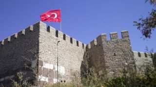 旧市街の中心、アンカラ城砦は必見だ。