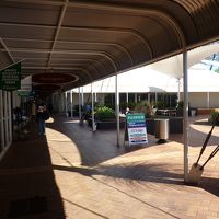 リゾート内のショッピングモール。