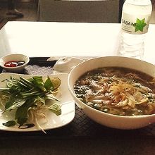 フォーとDASANI（ベトナム版いろはす）