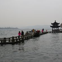 とりあえず定番スポット。風強め