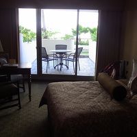 ２階の部屋は、ラナイから直接プールサイドへ行けます！