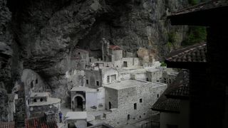 隠れキリシタンが生き延びたシュメラ修道院