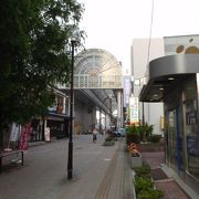 駅前の商店街