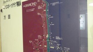 西口直結の地下街、思わぬ広さ