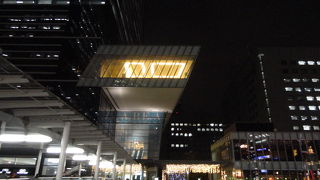 ショップやレストランもたくさんあります。